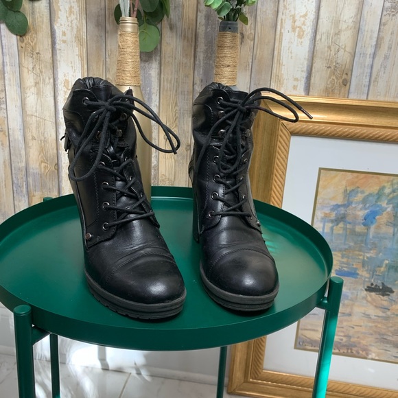 G by Guess Black ‘Gogi’ Heeled Lace Up Boot - Picture 6 of 6